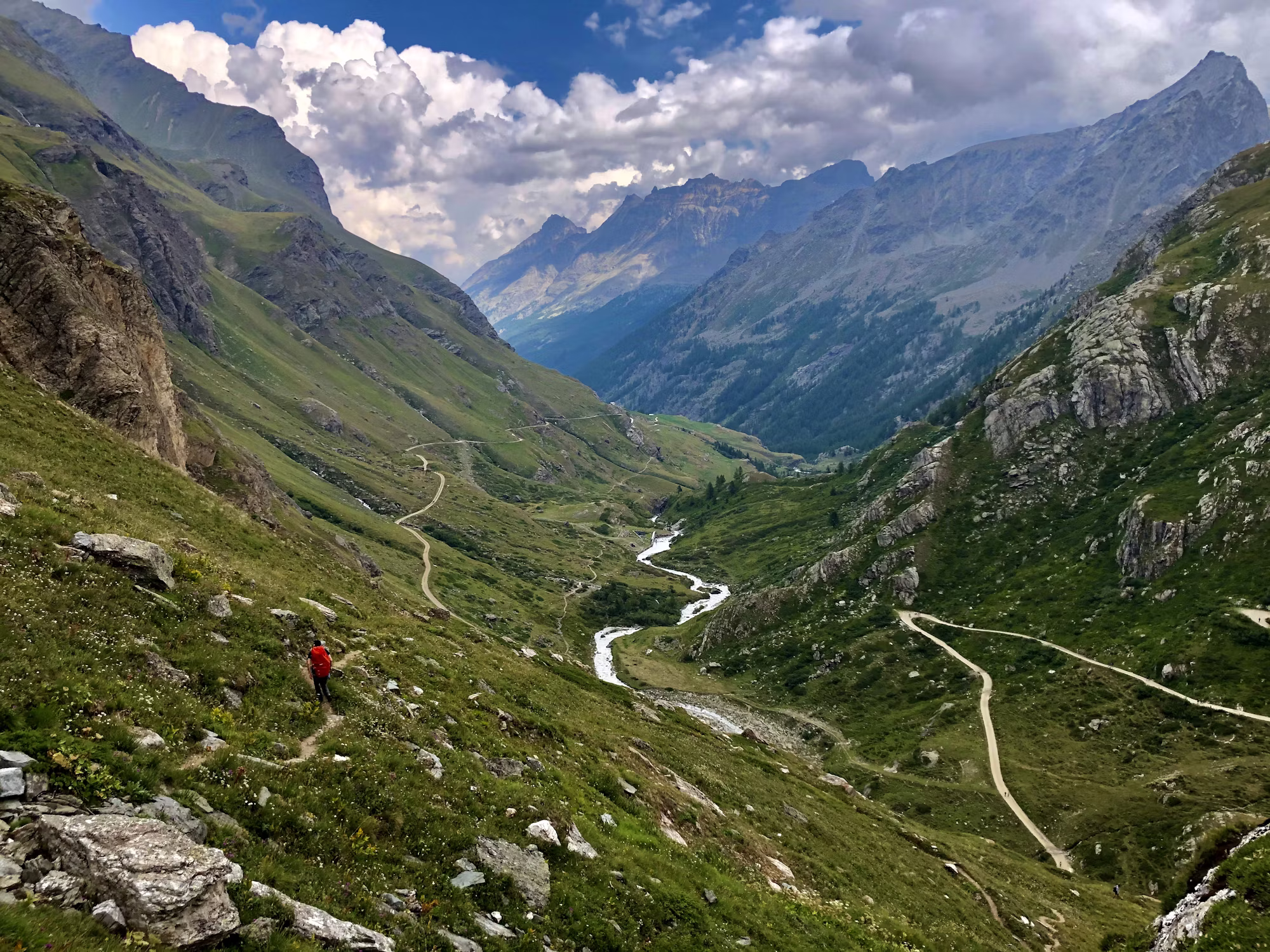 デジタル遊牧民の台頭：リモートワークがグローバルな労働力をどのように変えているか